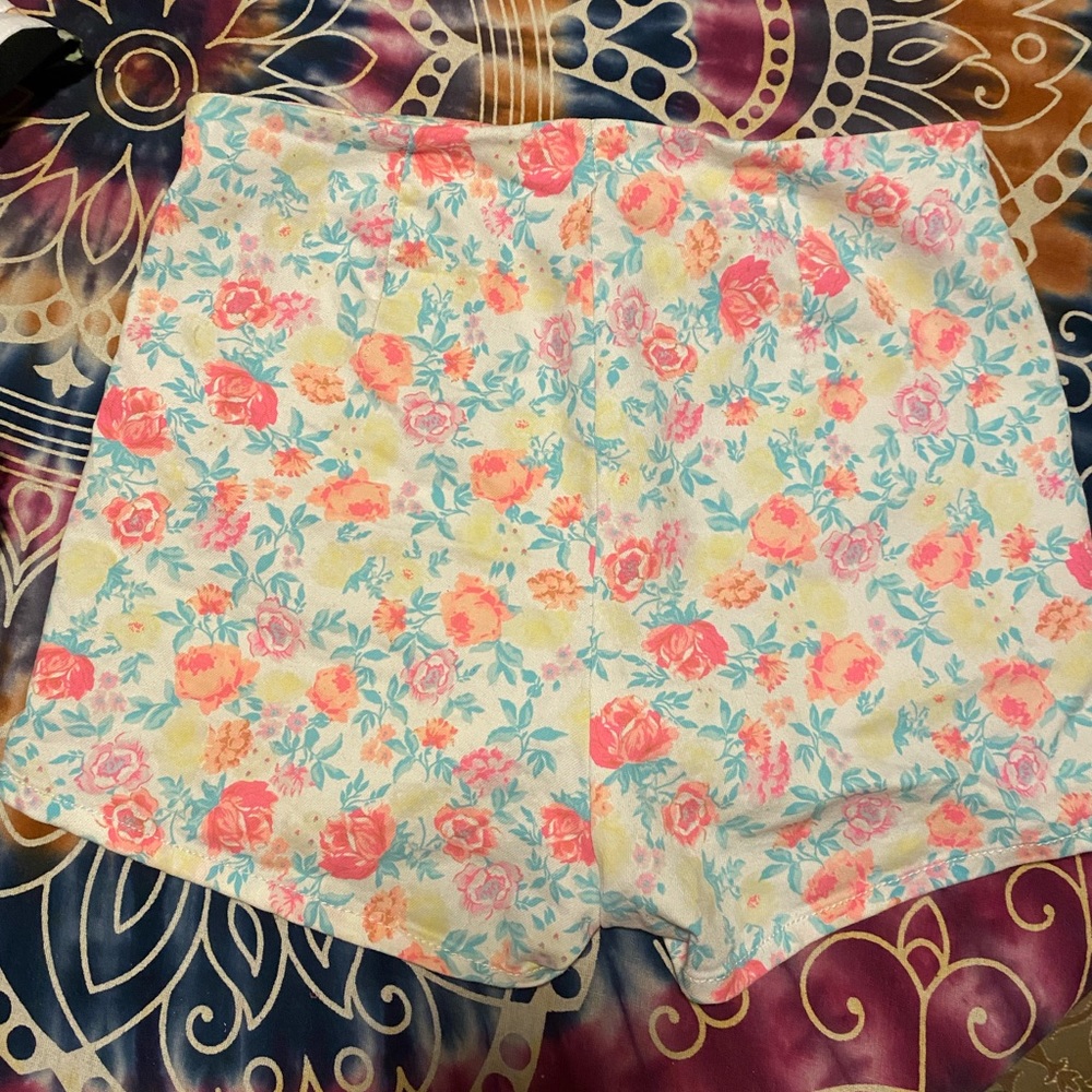 H&M Divided high waisted floral shorts